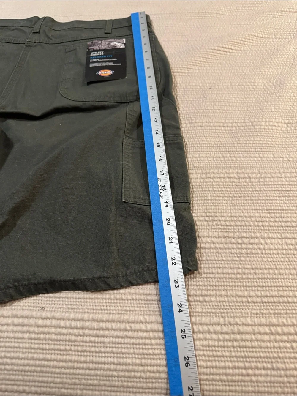 Dickies Men's Olive Green Flat-Front Work Shorts